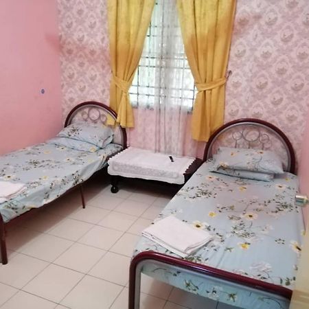 Homestay Perpaduan, Taman Bercham Raya Ulu Kinta Ipoh Perak Kampong Batu Lapan  Buitenkant foto