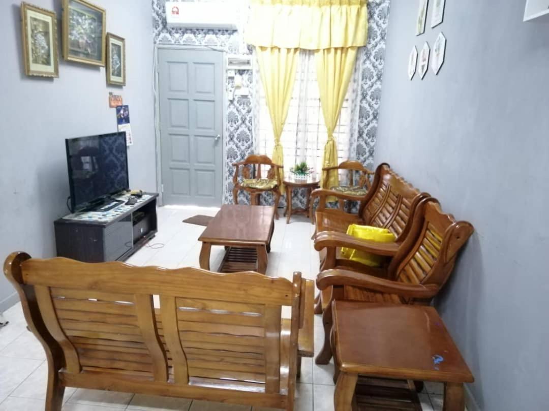 Homestay Perpaduan, Taman Bercham Raya Ulu Kinta Ipoh Perak Kampong Batu Lapan  Buitenkant foto