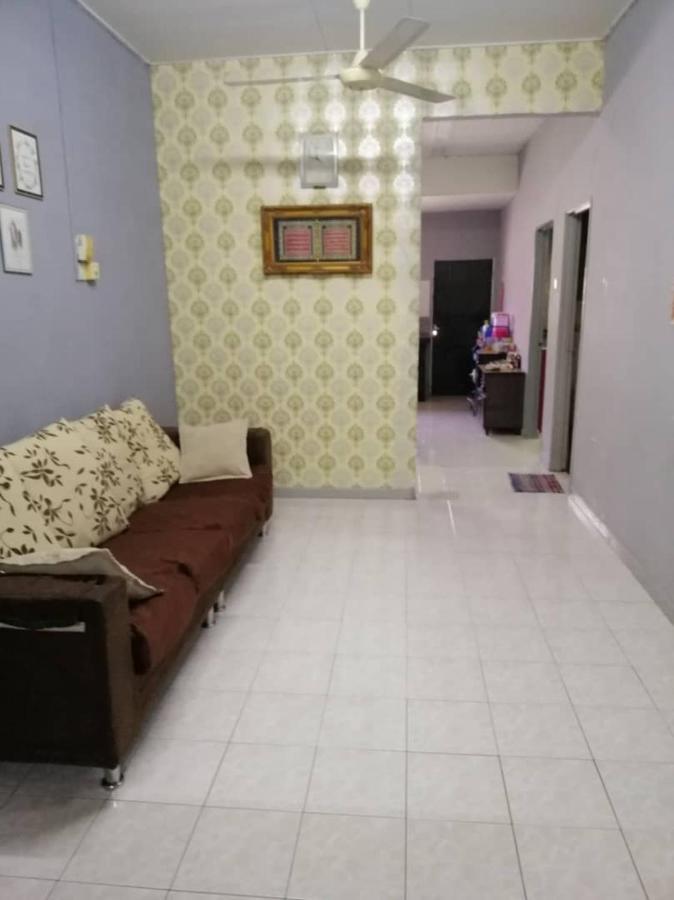 Homestay Perpaduan, Taman Bercham Raya Ulu Kinta Ipoh Perak Kampong Batu Lapan  Buitenkant foto