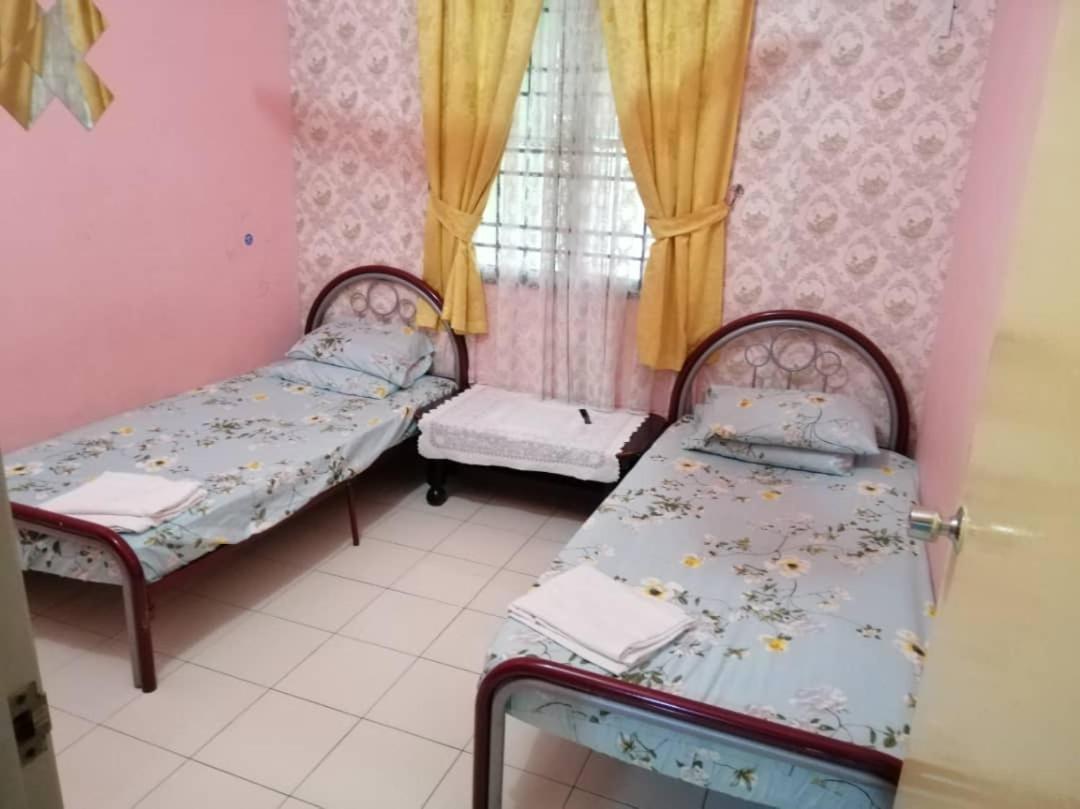 Homestay Perpaduan, Taman Bercham Raya Ulu Kinta Ipoh Perak Kampong Batu Lapan  Buitenkant foto