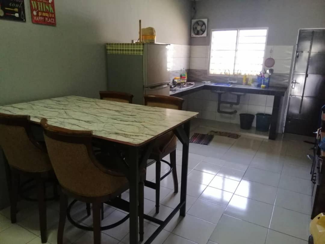 Homestay Perpaduan, Taman Bercham Raya Ulu Kinta Ipoh Perak Kampong Batu Lapan  Buitenkant foto